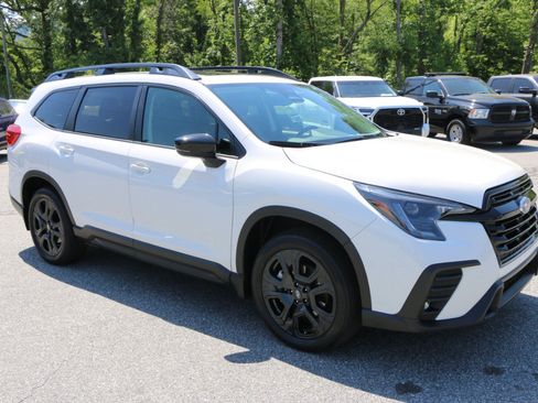 Used 2025 Subaru Ascent Onyx Edition w/ Onyx Package AWD/4WD image 10
