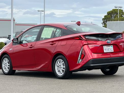 Certified 2022 Toyota Prius Prime Limited FWD image 7