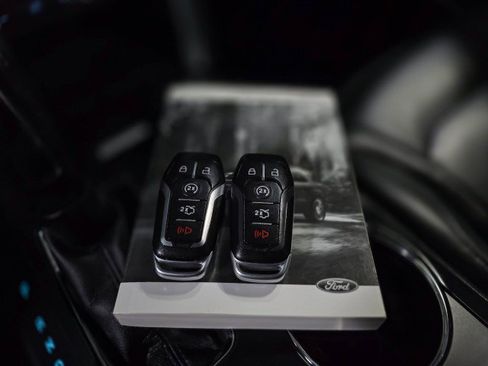 Used 2017 Ford Explorer Platinum image 45