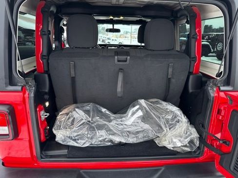 Used 2021 Jeep Wrangler Sport S image 22