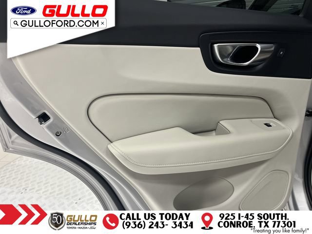 Used 2025 Volvo XC60 B5 Core AWD/4WD image 16