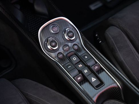 Used 2018 McLaren 570S Spider image 56