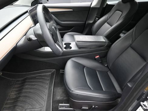 Used 2023 Tesla Model 3 Standard Range image 17