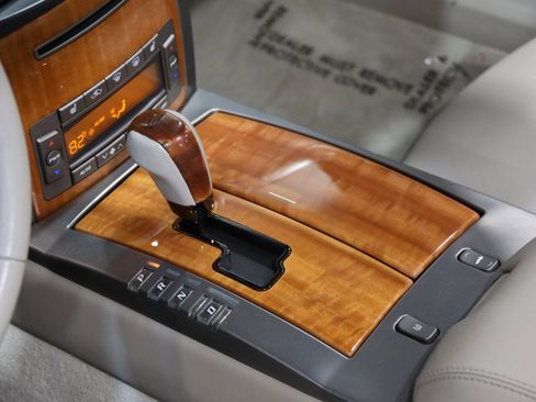 Used 2006 Cadillac XLR image 54