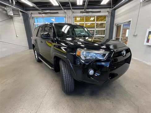 Used 2015 Toyota 4Runner SR5 RWD image 7