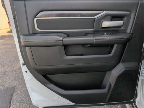 Used 2024 RAM 2500 Big Horn image 31