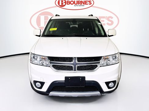 Used 2019 Dodge Journey SE image 3