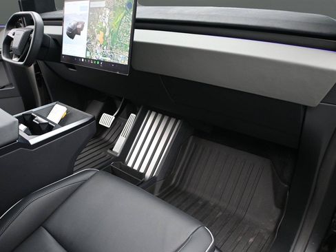 Used 2024 Tesla Cybertruck Cyberbeast AWD/4WD image 25