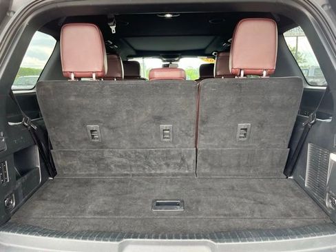 Used 2023 Ford Expedition Limited AWD/4WD image 5