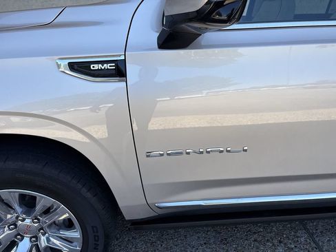 Certified 2021 GMC Yukon Denali w/ Denali Premium Package AWD/4WD image 33