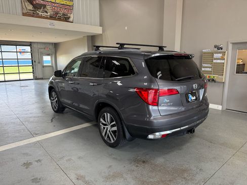 Used 2016 Honda Pilot Touring image 3