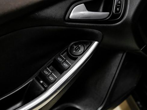 Used 2015 Ford Focus ST FWD image 37
