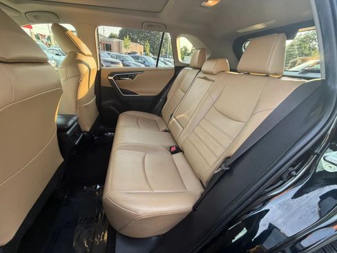 Used 2019 Toyota RAV4 Limited AWD/4WD image 20