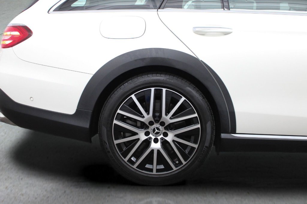 Used 2021 Mercedes-Benz E 450 4MATIC All-Terrain Wagon image 12