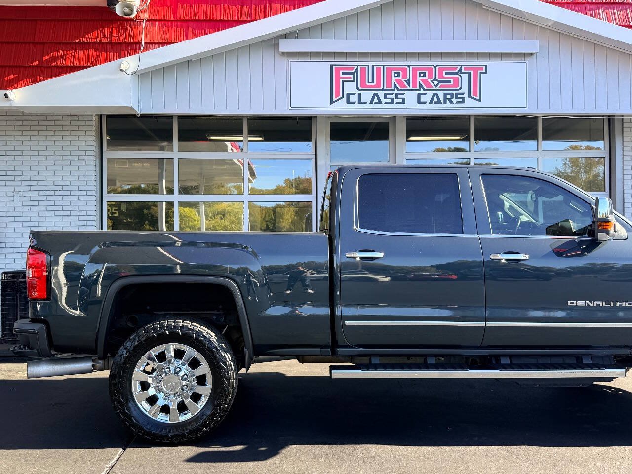 Used 2018 GMC Sierra 2500 Denali w/ Duramax Plus Package AWD/4WD image 11