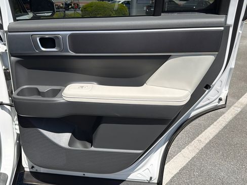 Used 2025 Hyundai Santa Fe SEL image 16