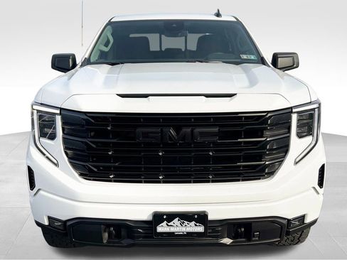 Used 2025 GMC Sierra 1500 Elevation image 12