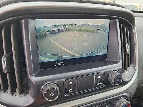 Used 2022 Chevrolet Colorado LT w/ Fleet Safety Package RWD image 19