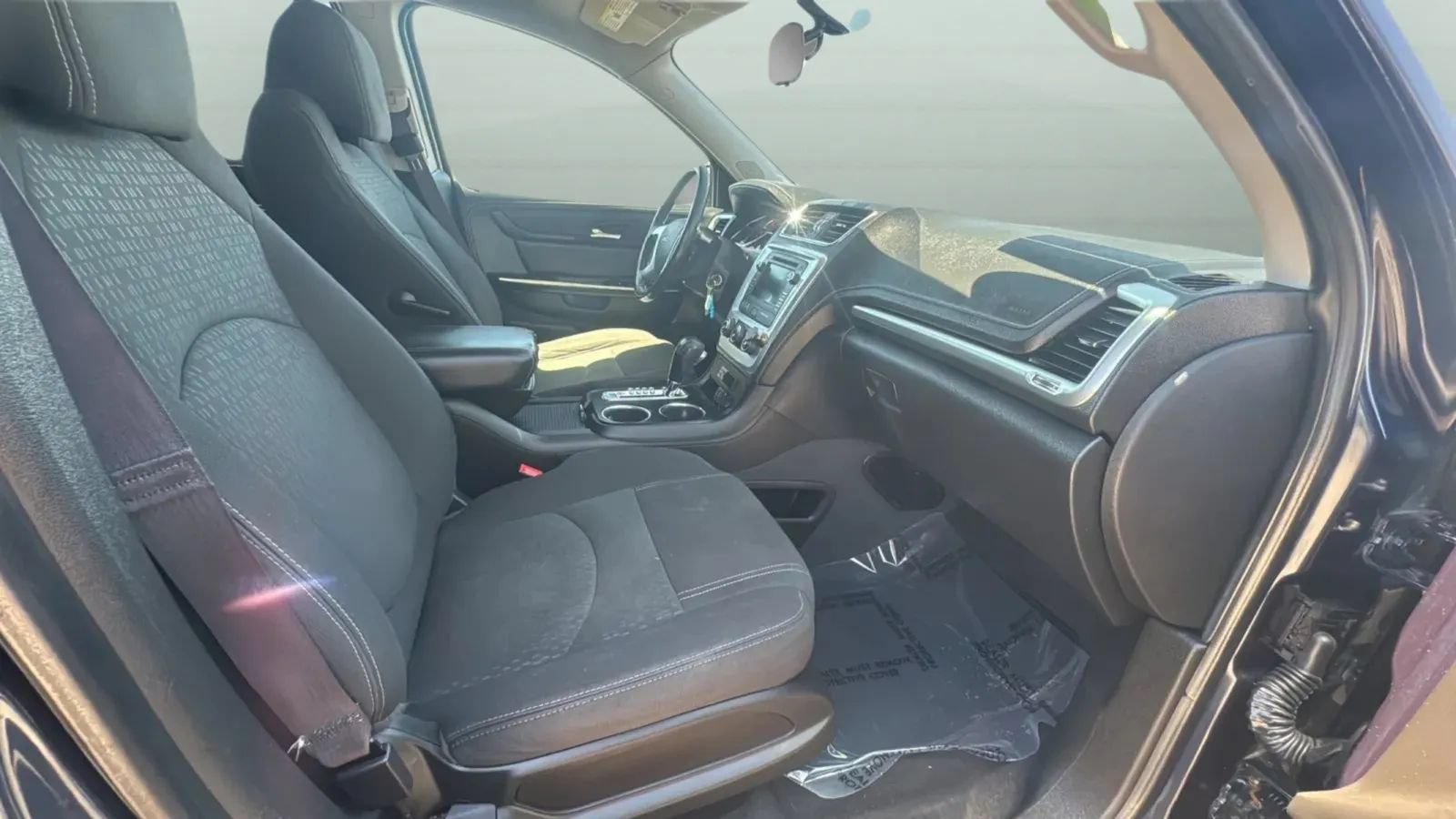 Used 2015 GMC Acadia SLE FWD image 26