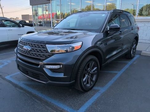 Used 2022 Ford Explorer XLT w/ Equipment Group 202A AWD/4WD image 3