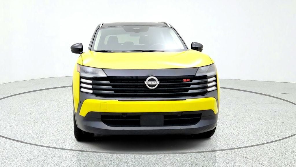 Used 2025 Nissan Kicks SR FWD image 2