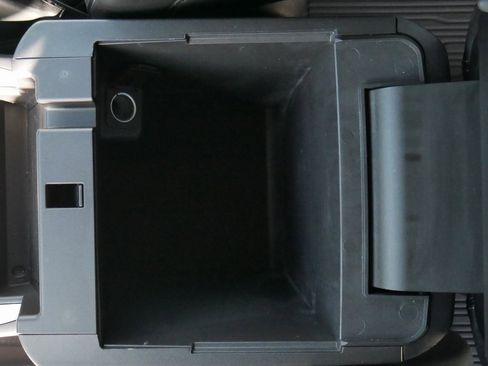 Used 2023 Ford Explorer XLT w/ Equipment Group 202A image 39