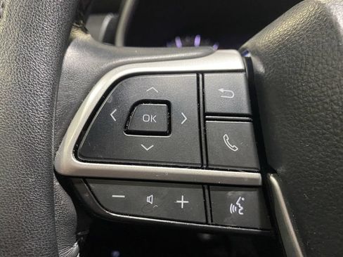 Used 2024 Toyota Highlander XSE FWD image 11
