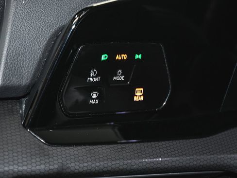 Used 2023 Volkswagen GTI 40th Anniversary Edition FWD image 15