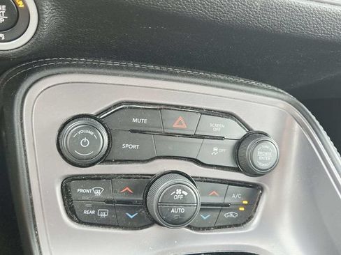 Used 2023 Dodge Challenger SXT RWD image 17