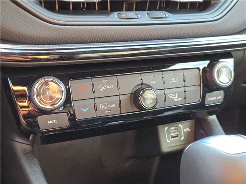 New 2026 Jeep Compass Latitude image 29