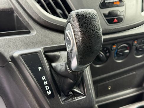 Used 2018 Ford Transit 250 148 Medium Roof RWD image 21