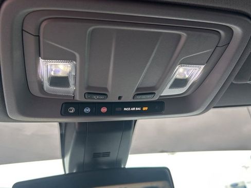 Used 2022 Chevrolet Silverado 1500 Custom w/ Safety Confidence Package image 19