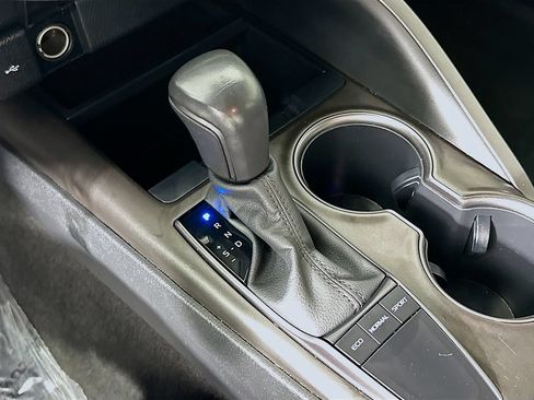 Used 2023 Toyota Camry SE FWD image 18