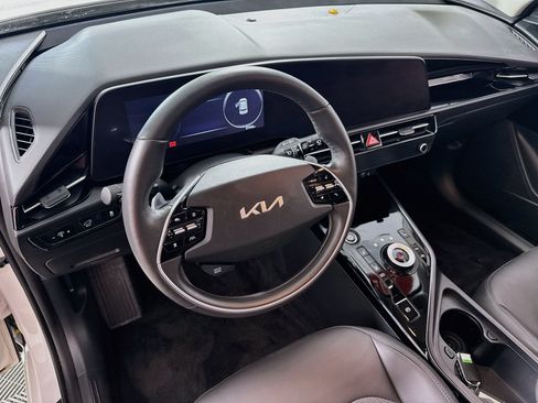 Used 2023 Kia Niro Wind w/ Wind Preserve Package FWD image 12