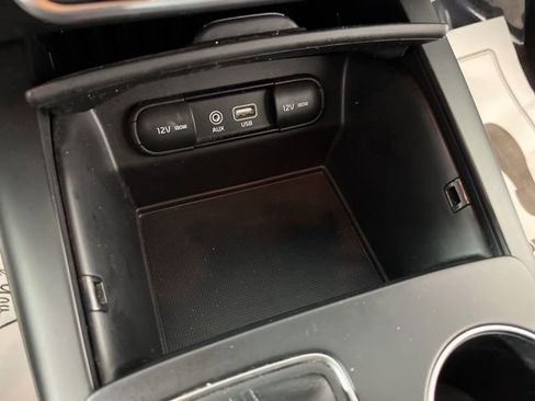 Used 2020 Kia Sorento LX w/ LX I4 Convenience Package image 28