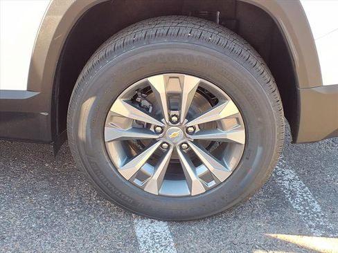 New 2026 Chevrolet Equinox LT image 6