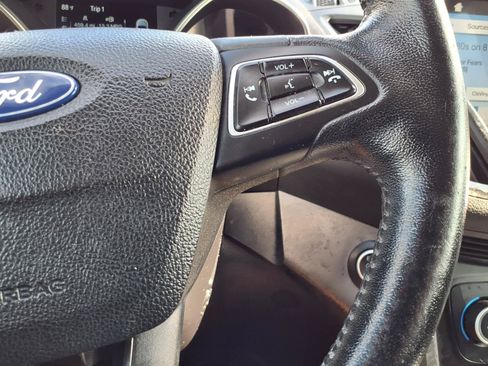 Used 2019 Ford Escape SEL FWD image 16