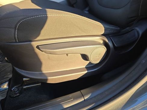 Certified 2022 Hyundai Tucson SE image 39