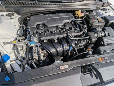 New 2026 Hyundai Elantra Limited FWD image 34