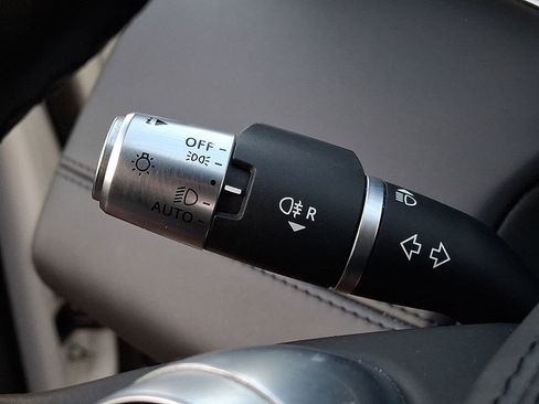 Used 2020 Land Rover Range Rover Evoque SE image 20