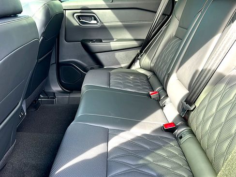 New 2026 Nissan Rogue Platinum w/ Platinum Premium Package image 16