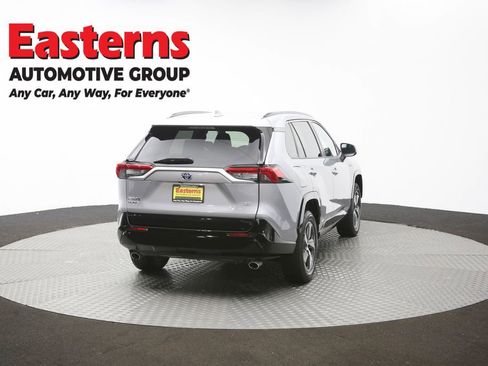 Used 2022 Toyota RAV4 SE image 40