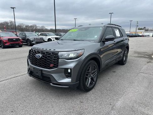 Certified 2025 Ford Explorer ST w/ Sun And Sound Package AWD/4WD image 4