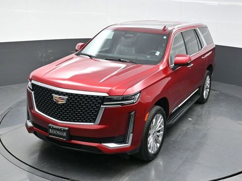 Certified 2024 Cadillac Escalade Premium Luxury image 28