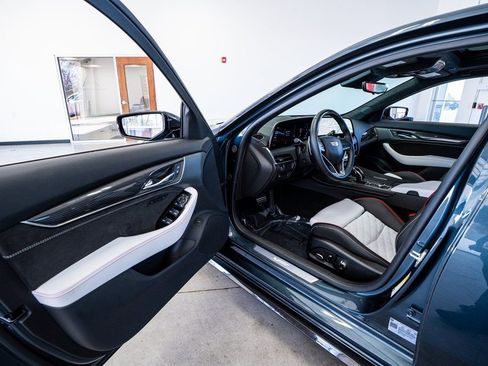 Used 2025 Cadillac CT5 V Blackwing w/ Carbon Fiber 2 Package image 39