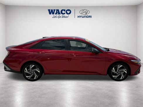 Used 2025 Hyundai Elantra Sport FWD image 9