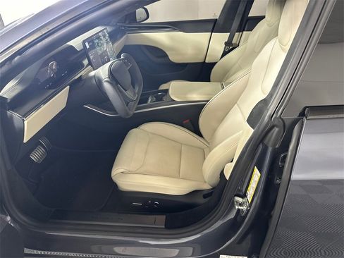 Used 2021 Tesla Model S Plaid image 3