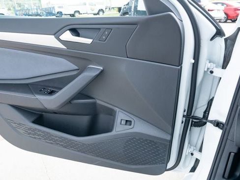 New 2026 Volkswagen Jetta SE image 25