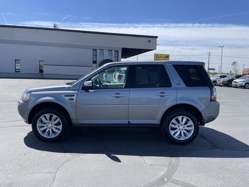 Used 2015 Land Rover LR2 AWD/4WD image 5
