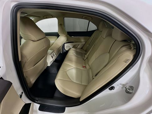 Used 2020 Toyota Camry XLE w/ Carpet Mat Package FWD image 27